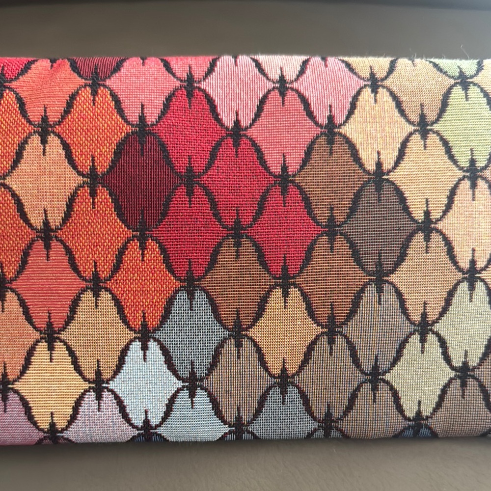 Multicolor Patterned Clutch - Picture 2 of 4